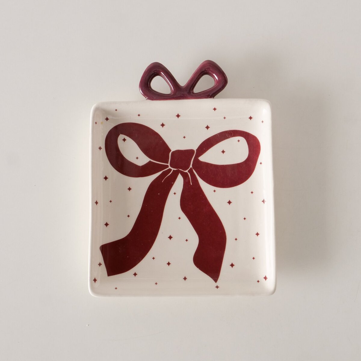 2058552-chafarica-guimaraes-portugal-prato-plate-coleção-laço-vermelho-red-bow-decor-decoração-casa-home-porcelana-ceramica-flores-plantas-casa-quarto-sala-2 Prato com Laço Grande - Coleção Laço - Image 2