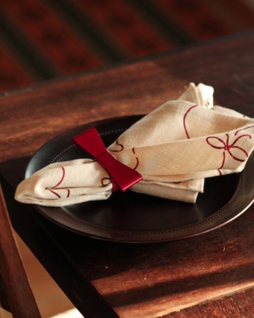 519704-CHAFARICA-GUIMARAES-PORTUGAL-GUARDANAPOS-ANEL-NAPKIN-RING-COZINHA-MESA-DECORAÇÃO-CASA-HOME-DECOR-TABLE-TEXTIL-LAR-vermelho-red-bow-laço-ferro-DOURADO-GOLD-3 Anel de Guardanapo Vermelho - Coleção Laço - Image 3