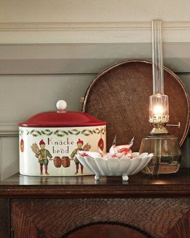692334-chafarica-guimaraes-portugal-cozinha-armazenamenro-bolachas-massa-kitchen-house-decoração-natal-christmas-pote-caixa-tema-grande-large-1 Lata Natal - Image 3