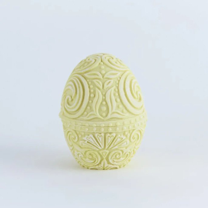 chafarica-guimaraes-portugal-ovo-pascoa-vela-aromatica-formato-trabalhado-arabesco-amarelo-citrico-manulena-cera-waz-figuure-easter-egg-decoraçao-decor-casa-home-quarto Vela Ovo Aromático Amarelo – Almond Bliss - Image 1