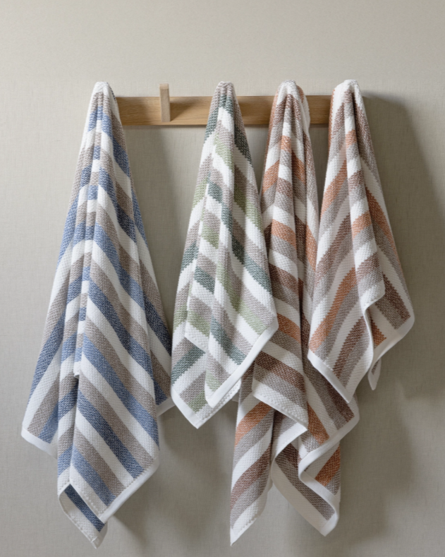 VISTA-CHAFARICA-GUIMARAES-PORTUGAL-TOALHAS-BANHO-BATH-TOWELS-ALGODAO-COTTON-SET-CONJUNTO-AZUL-VERDE-TIJOLO-ROSTO-MAOS-CORPO-CONVIDADO-GRANDE-MEDIA-PEQUENA-TEXTIL-PORTUGUES-4 Jogo de Banho 3 Peças "Vista" 500gr - Image 1