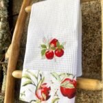 Pano de Favo com Bordado - Coleção Maças Vermelhas