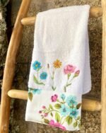 Pano de Felpo com Bordado - Coleção Flores